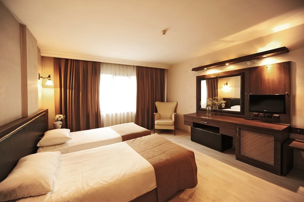 Üstün Otel Alsancak - Image 11