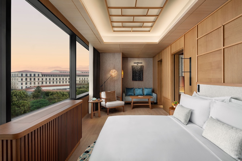 The Ritz-Carlton, İstanbul - Image 12