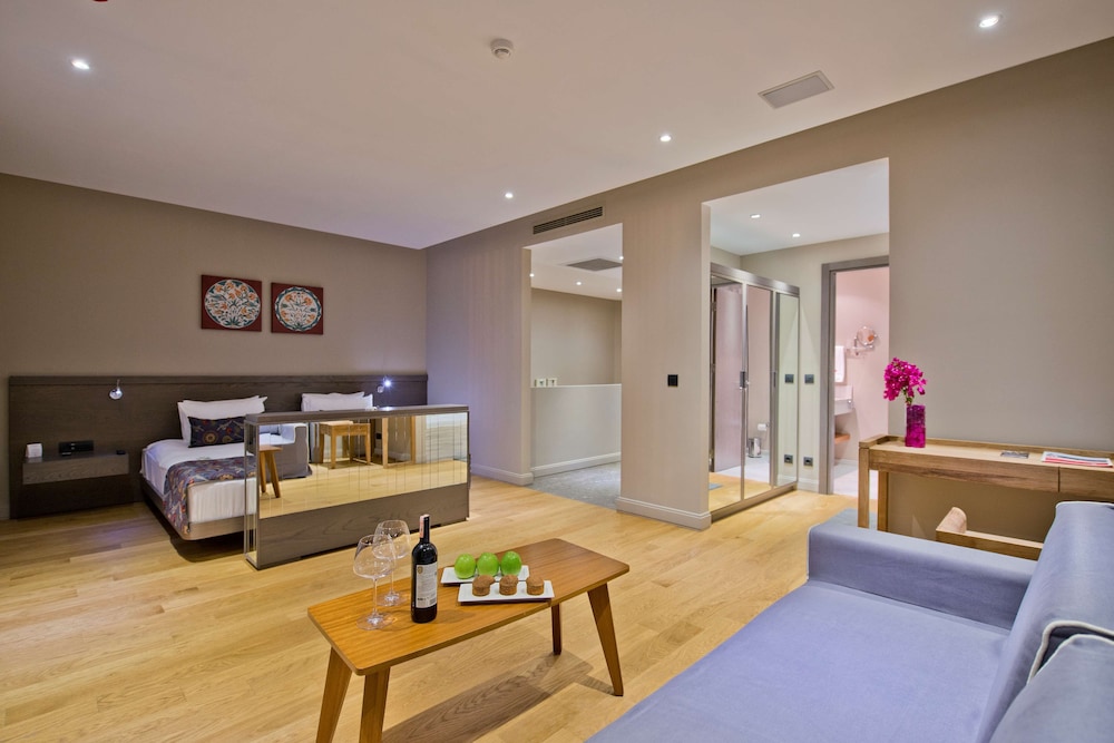 Ramada Resort by Wyndham Bodrum - Image 41