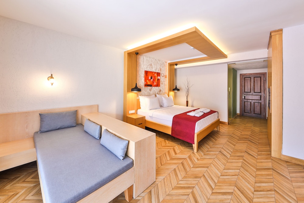 Atalante Hotel - Image 19