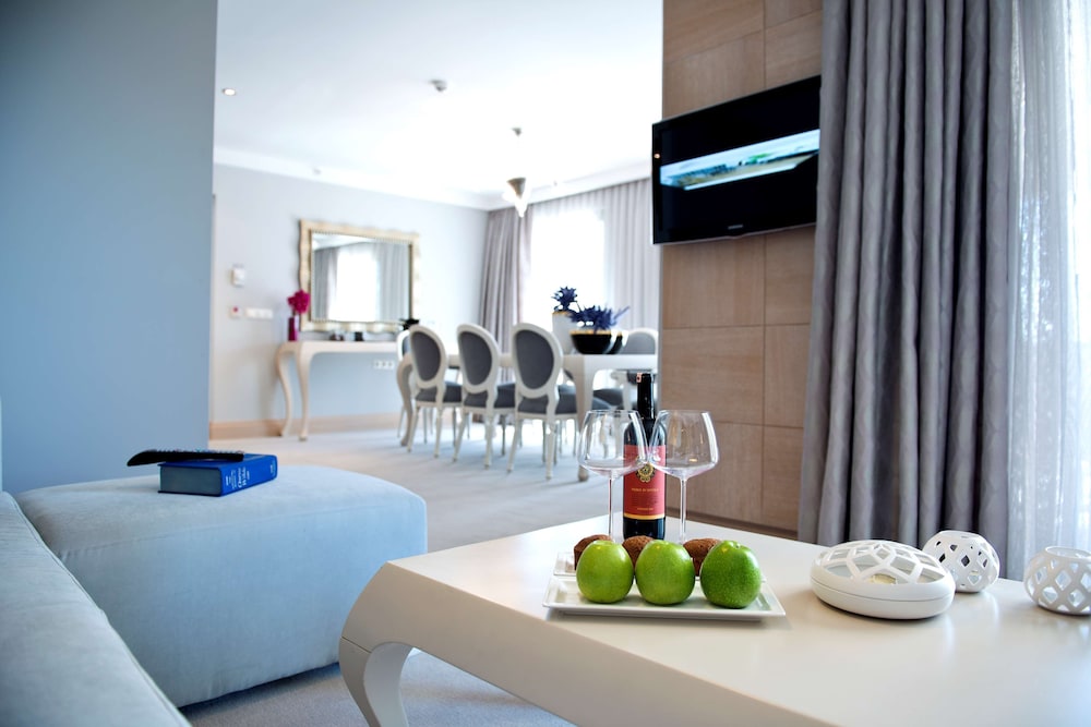 Ramada Resort by Wyndham Bodrum - Image 50