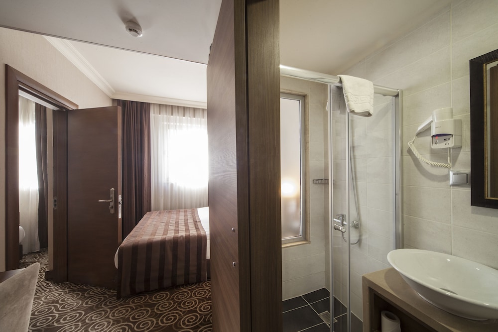 Delta Hotel Istanbul - Image 31
