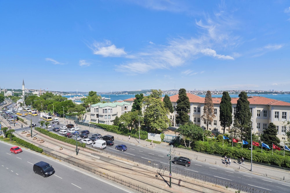 Metropolitan Otelleri Bosphorus - Image 64