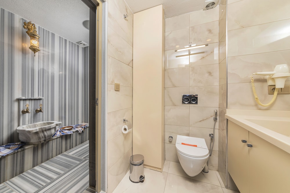 Ayramin Deluxe Hotel - Image 103