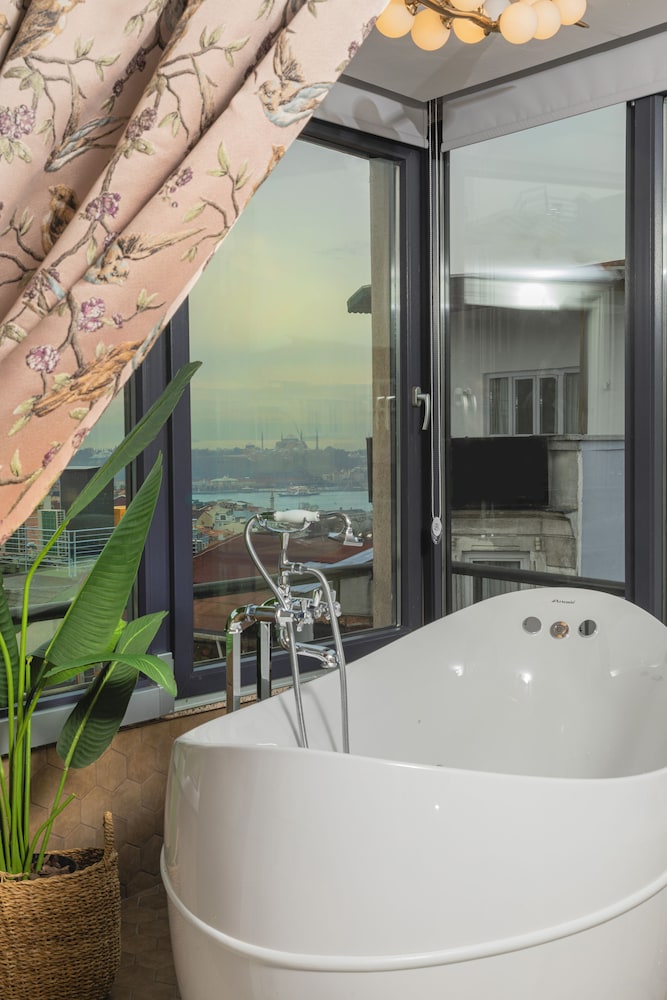 Ayramin Deluxe Hotel - Image 116