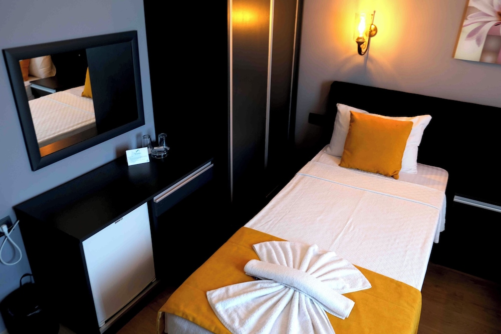 Yasemin Otel - Image 14