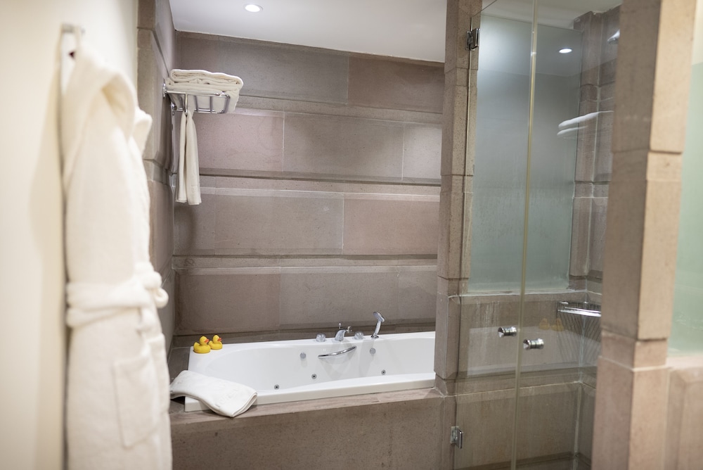 No 81 Otel - Image 47
