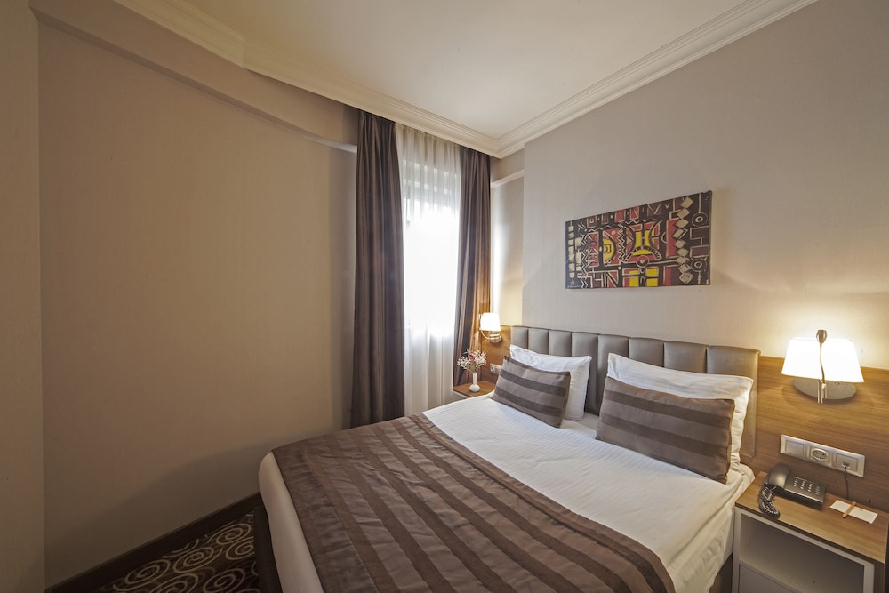 Delta Hotel Istanbul - Image 20