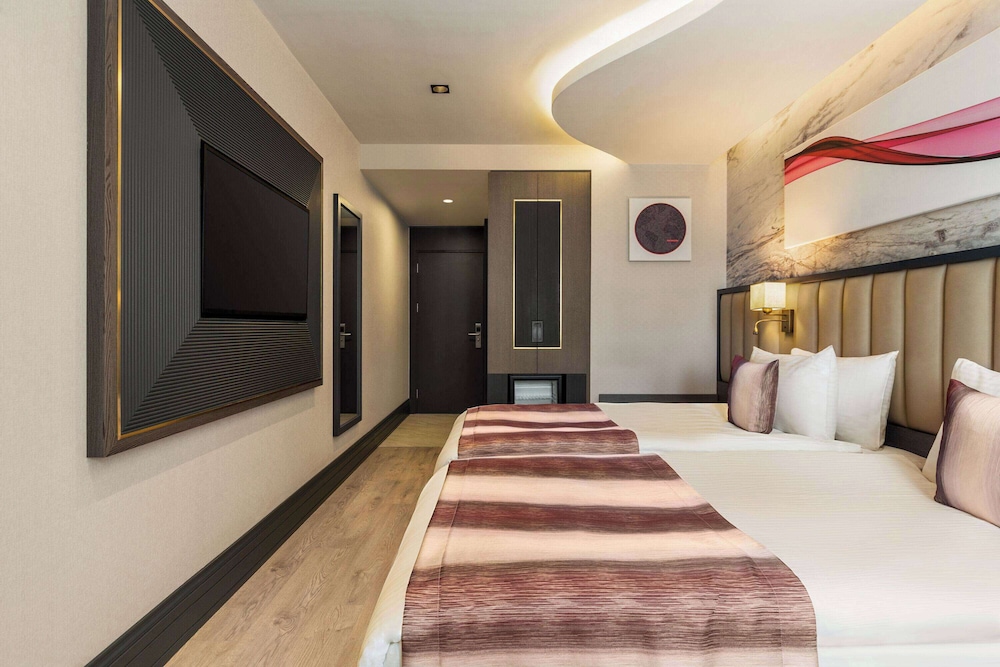 Ramada by Wyndham İstanbul Ümraniye - Image 24