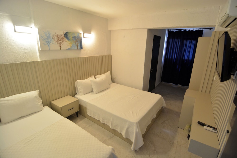 Ados Hotel - Image 23
