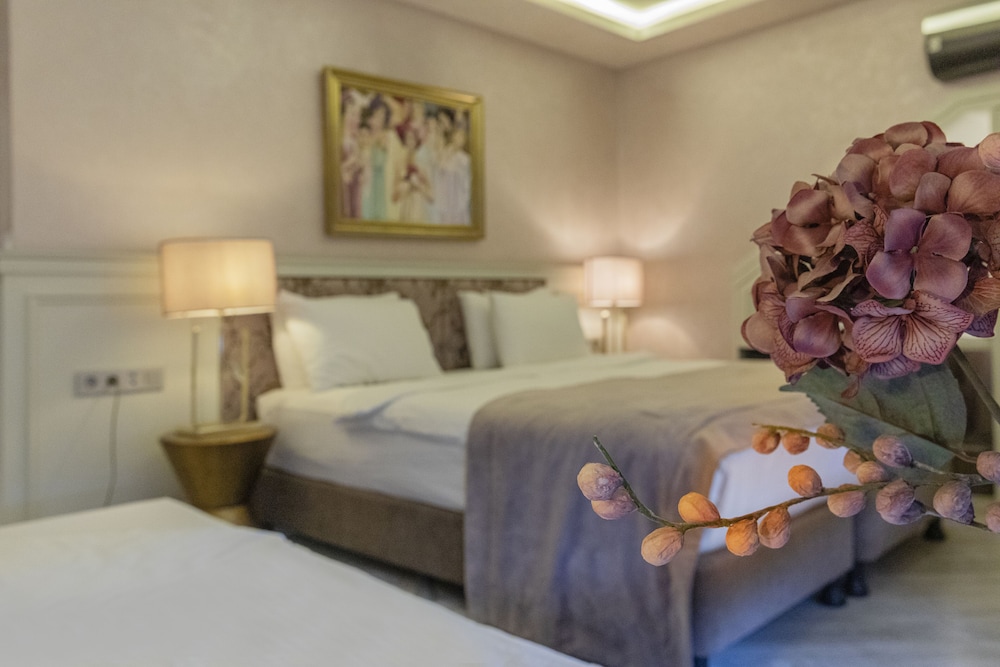 Ayramin Deluxe Hotel - Image 61
