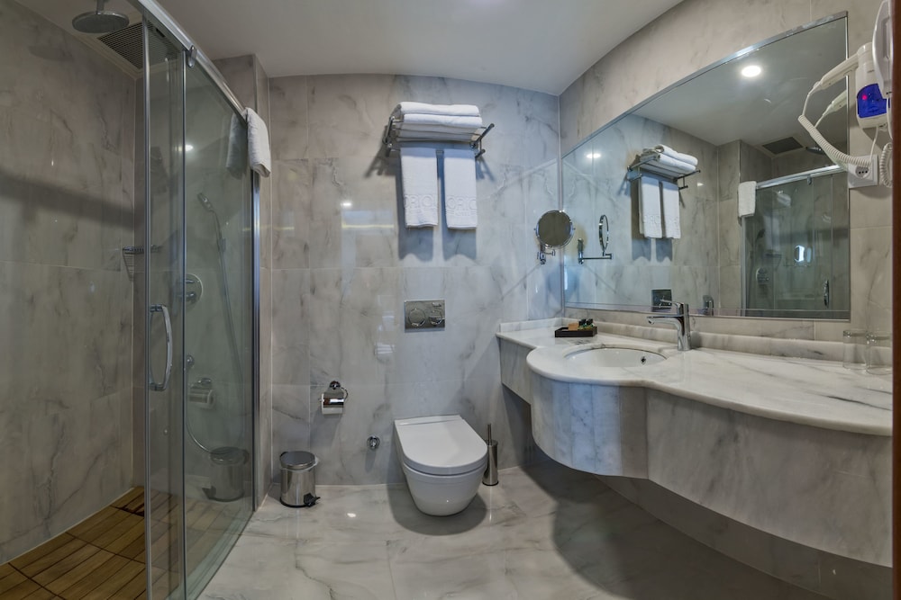 Glorious Otel - Image 20