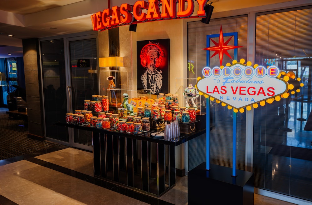 Vespia Oteli - Image 62