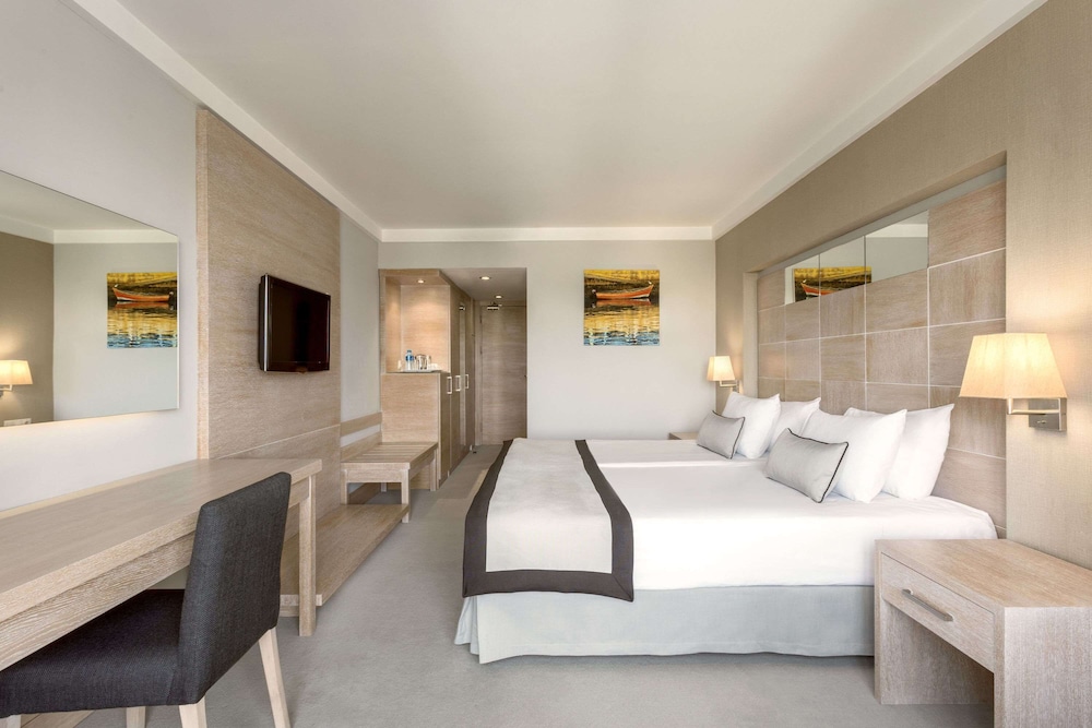 Ramada Resort by Wyndham Bodrum - Image 43