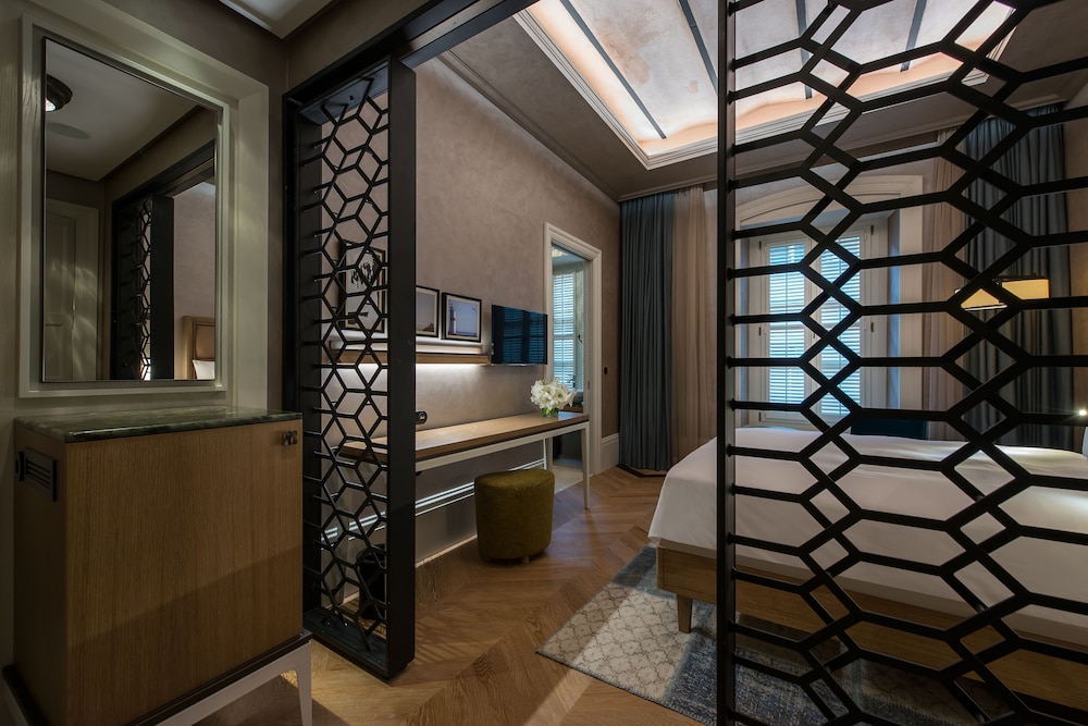 10 Karakoy İstanbul - Özel Sınıf - Image 26