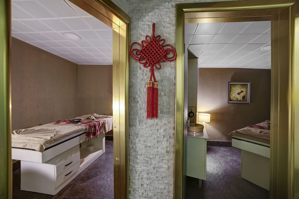 Beyaz Monarch Otel - Image 33