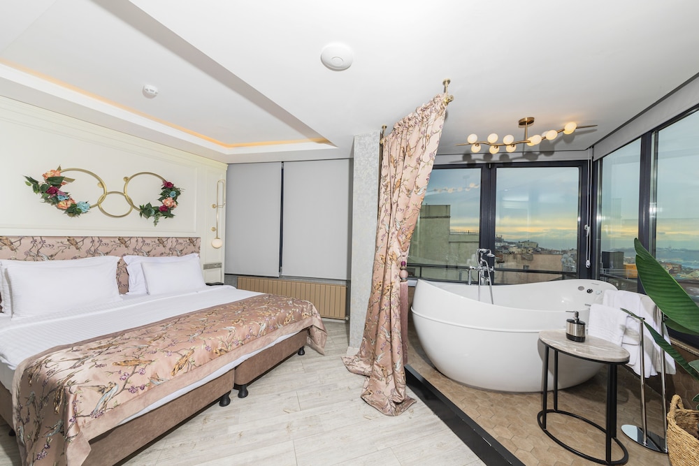 Ayramin Deluxe Hotel - Image 85