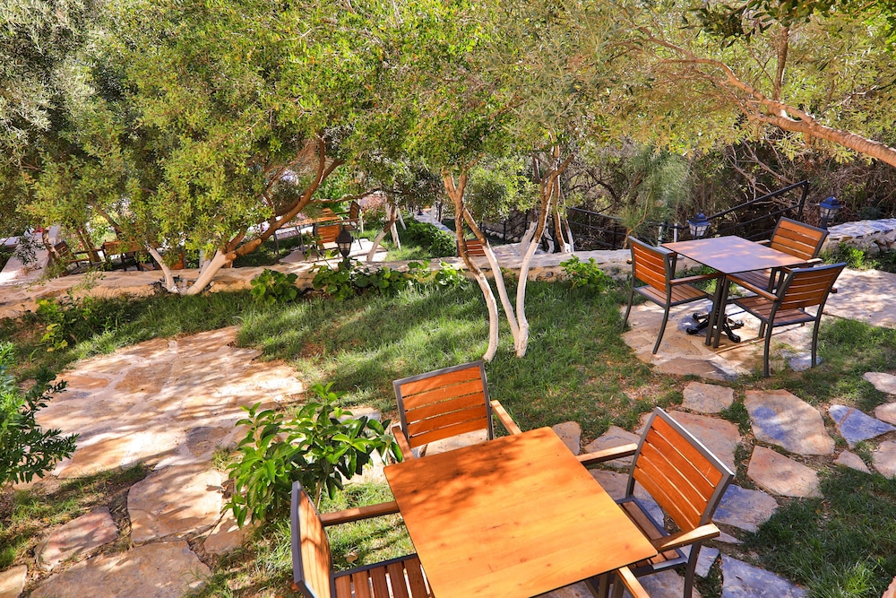 Atalante Hotel - Image 57