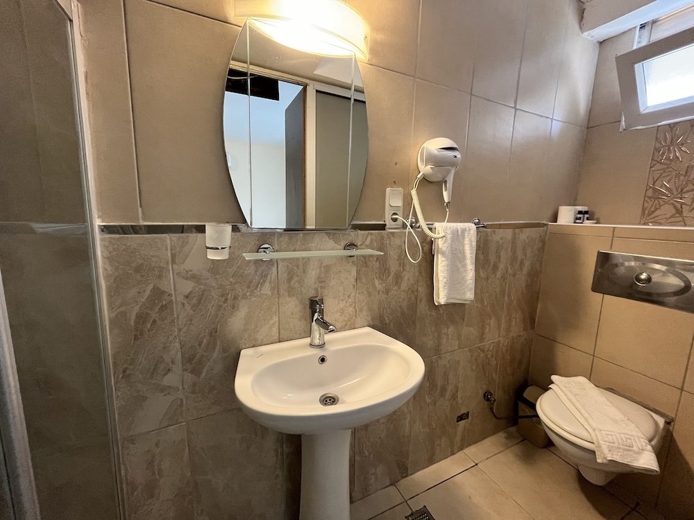 Romeo Beach Hotel - Image 14