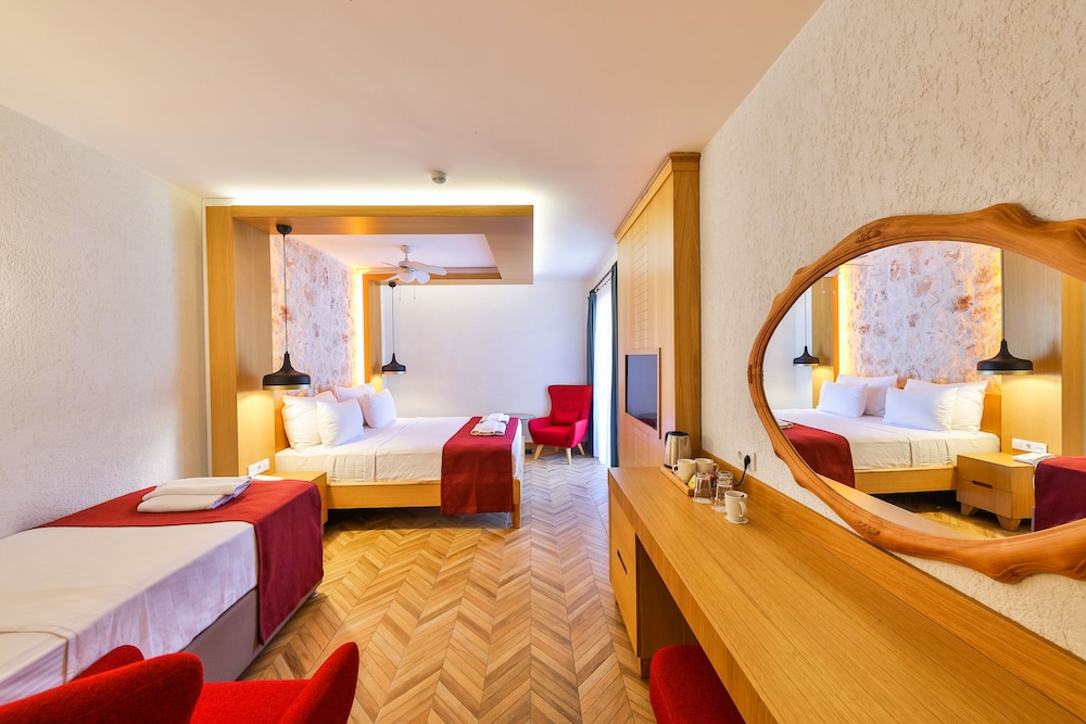 Atalante Hotel - Image 14