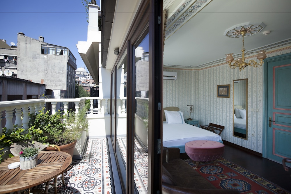 Niles Otel İstanbul - Özel Sınıf - Image 29