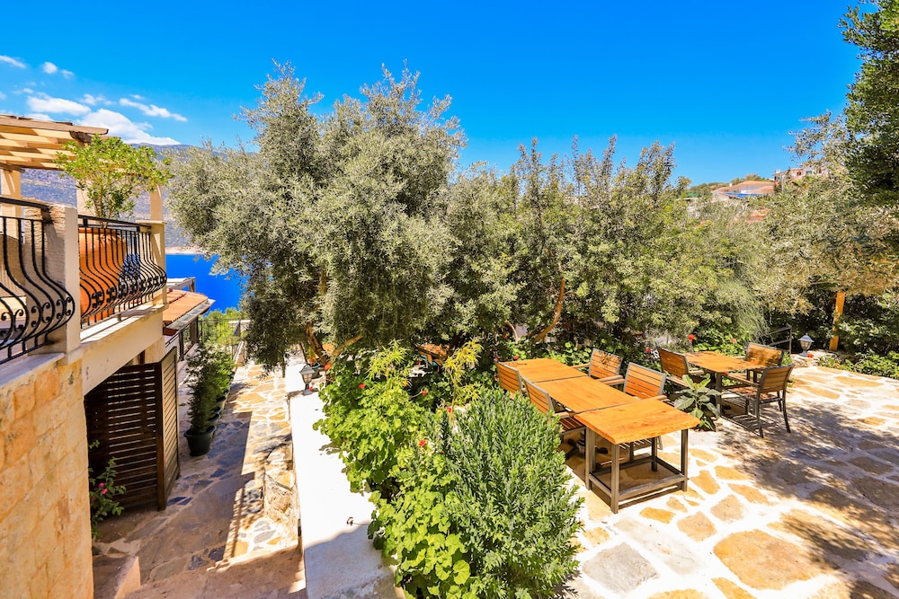 Atalante Hotel - Image 54