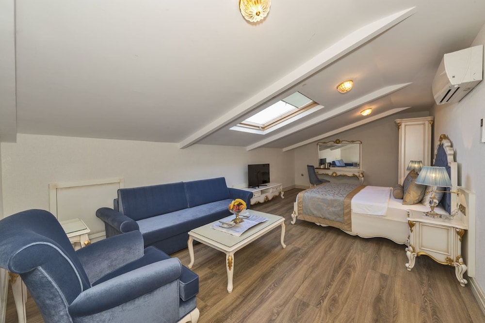 Glorious Otel - Image 19