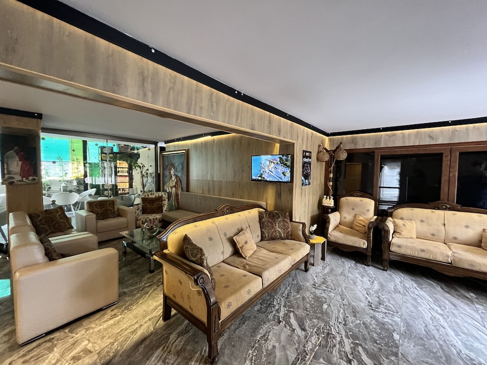 Romeo Beach Hotel - Image 5