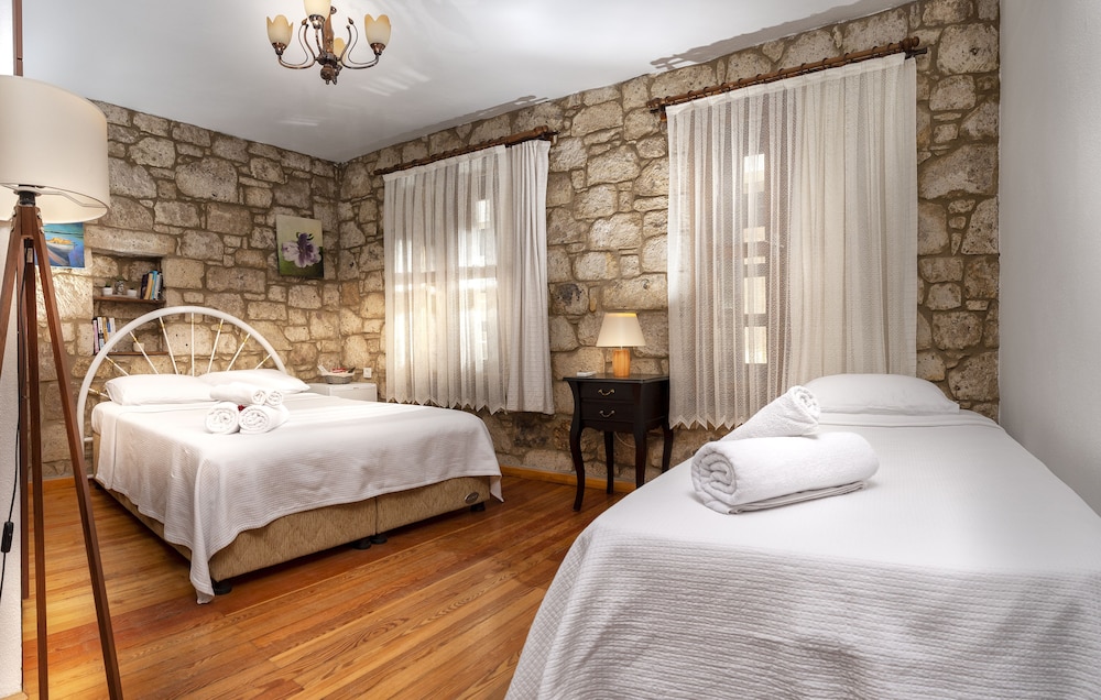 Flores Hotel Alaçatı - Image 57