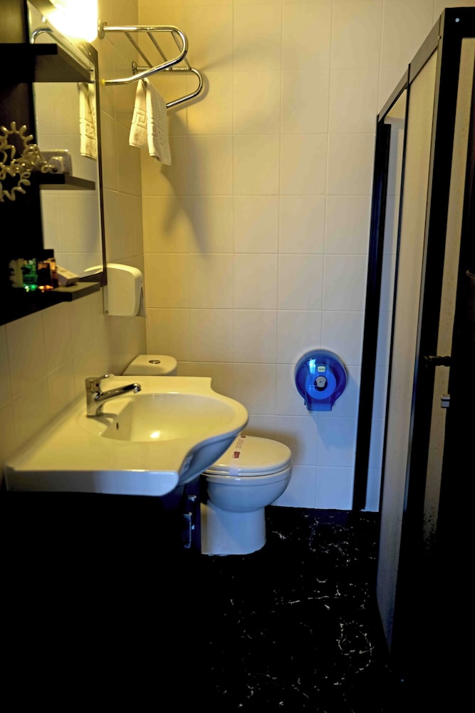 Yasemin Otel - Image 22