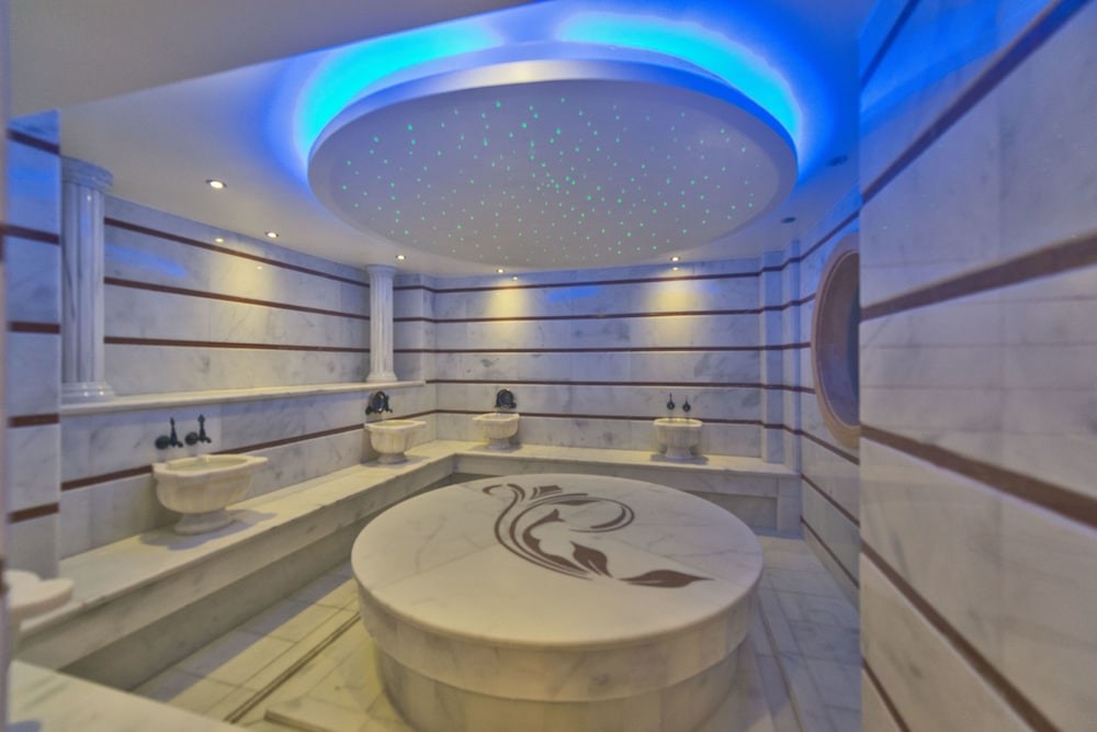 Glorious Otel - Image 32
