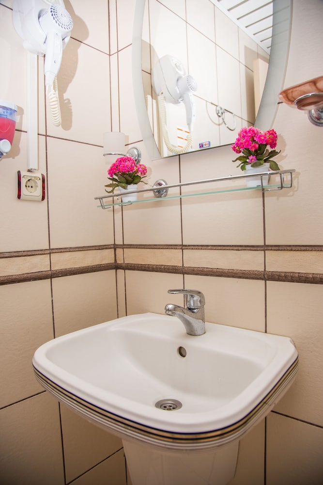 B&B Yüzbaşı Beach Otel - Image 20