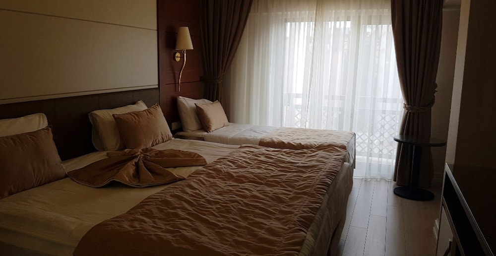 Grand Marcello Otel - Image 30