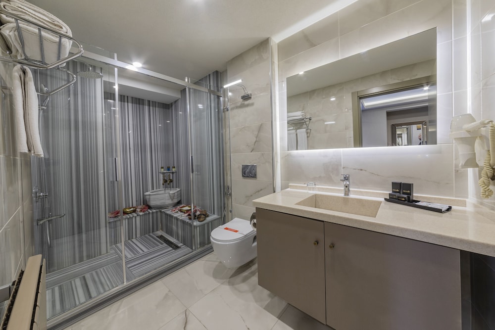 Ayramin Deluxe Hotel - Image 111