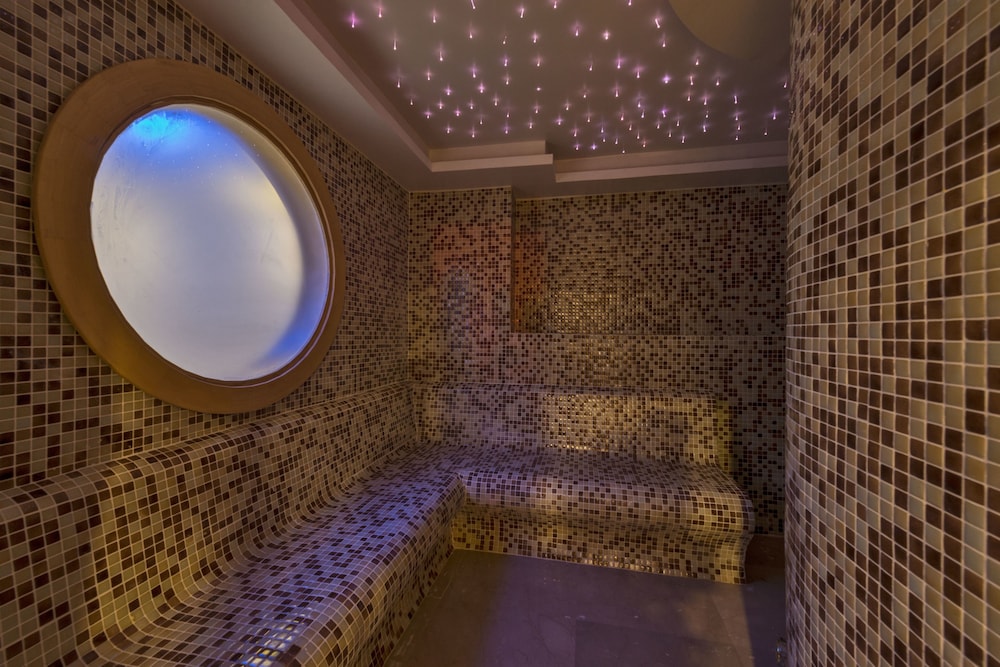 Glorious Otel - Image 31