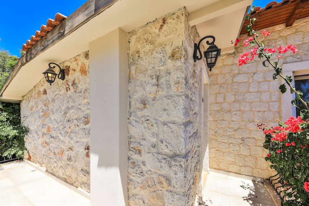 Atalante Hotel - Image 21