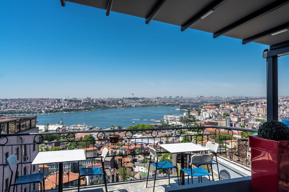 Taksim Terrapia Hotel - Image 14