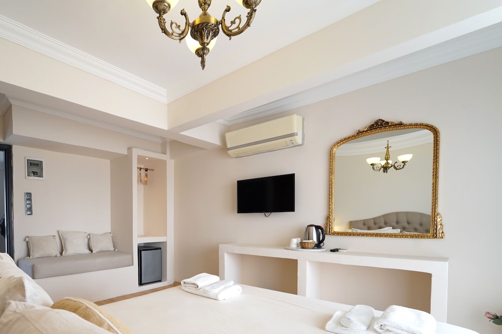 Cunda House Küçük Otel - Image 10