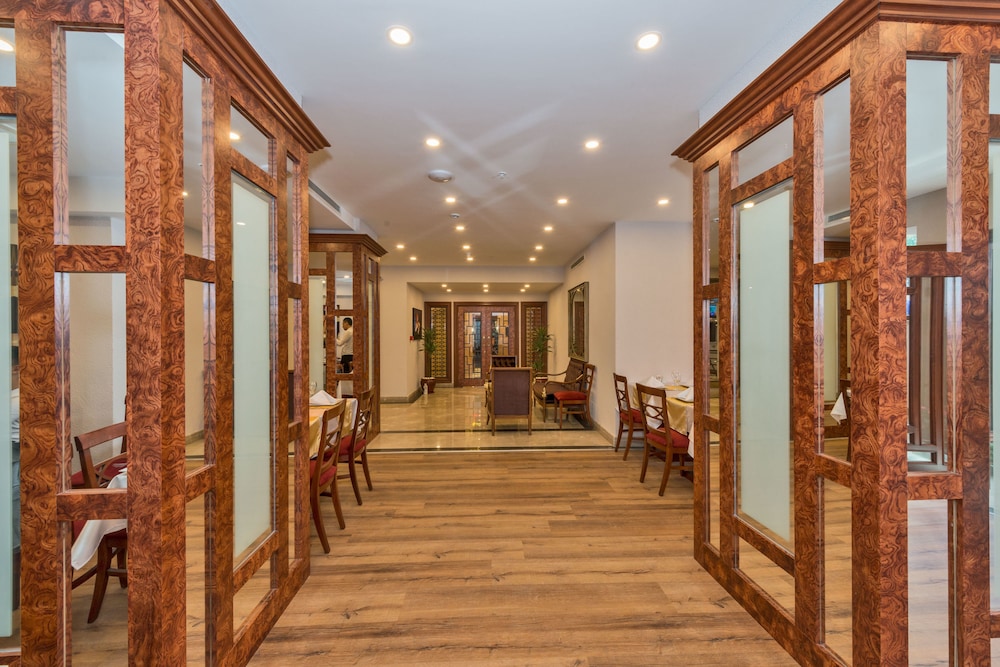 Glorious Otel - Image 44