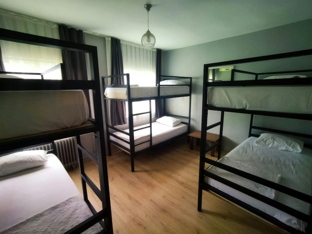 Sultan Hostel & Guesthouse - Image 25