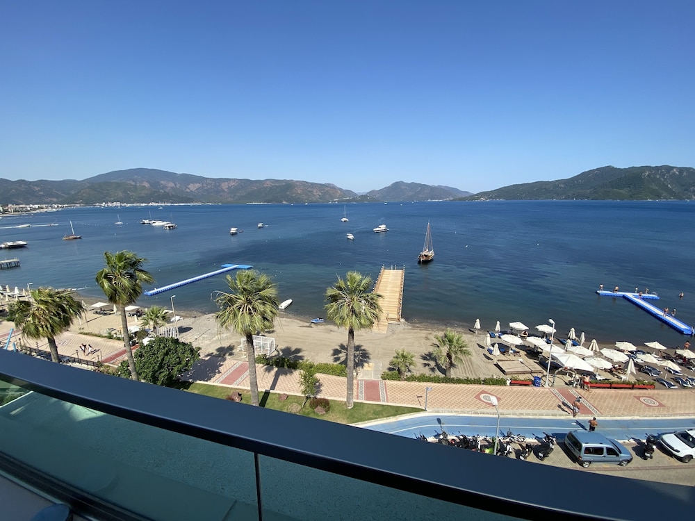 B&B Yüzbaşı Beach Otel - Image 11