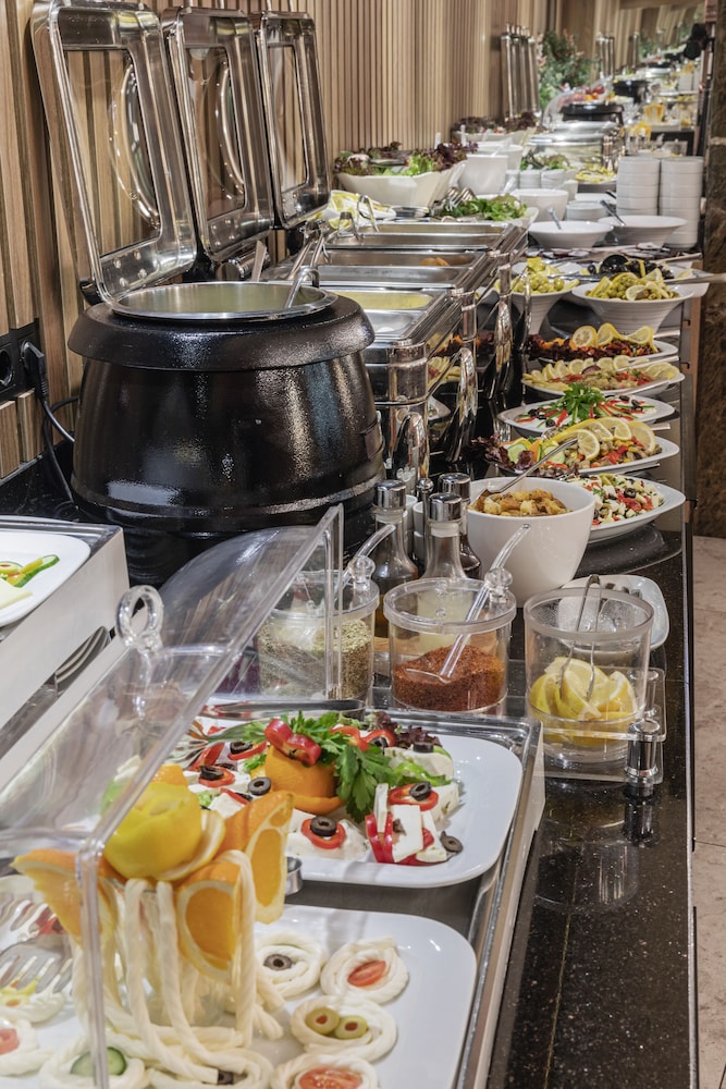 Ayramin Deluxe Hotel - Image 31