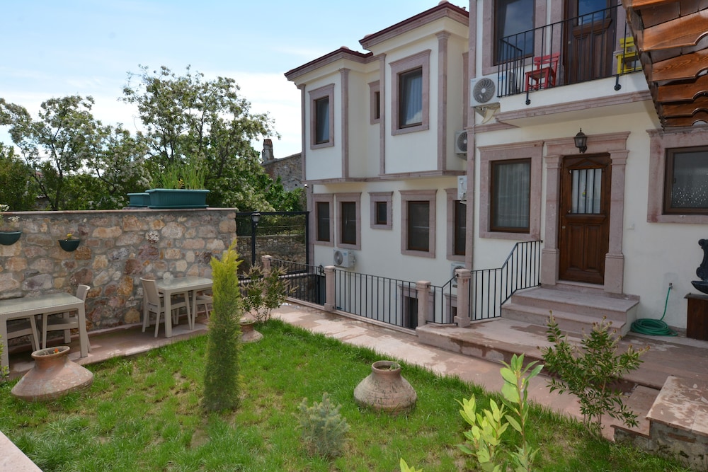 Hayriye Hanim Ege - Image 28