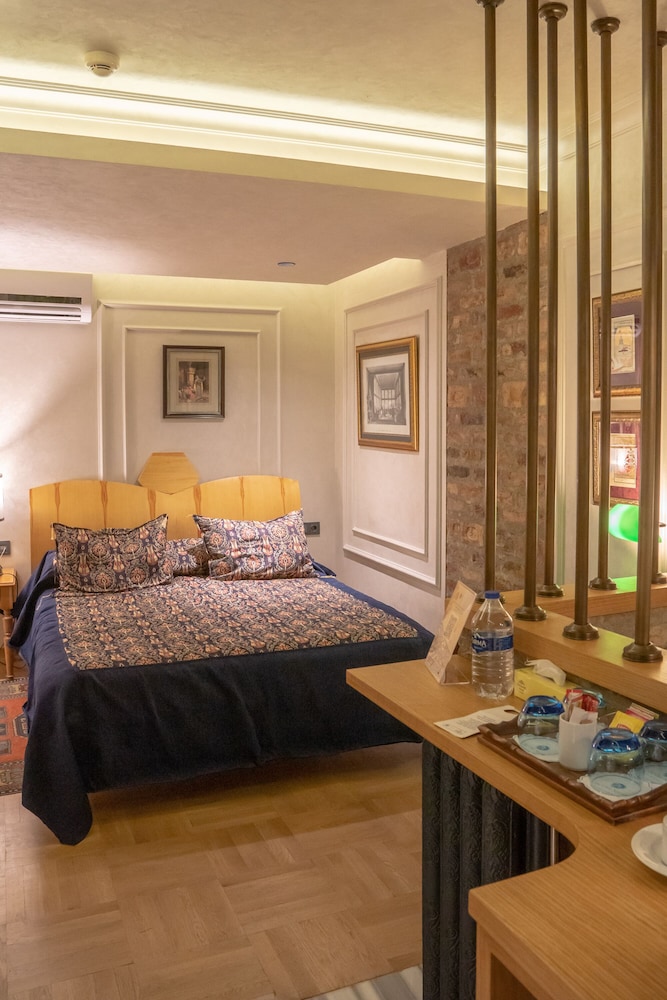 Niles Otel İstanbul - Özel Sınıf - Image 41