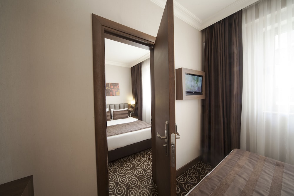 Delta Hotel Istanbul - Image 32