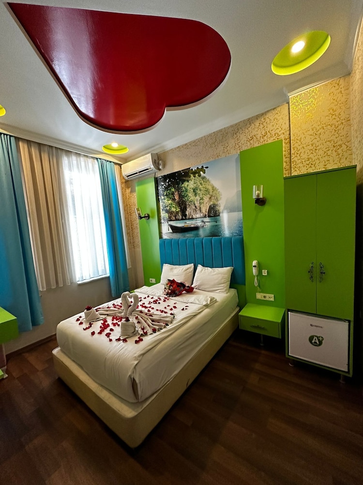Megaron Hotel - Image 30