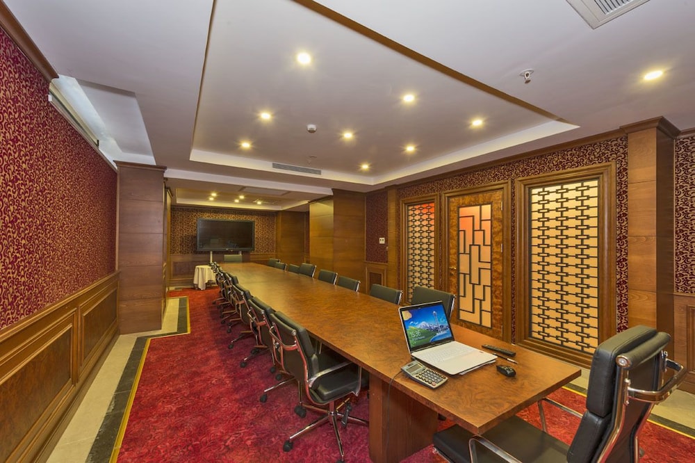 Glorious Otel - Image 57
