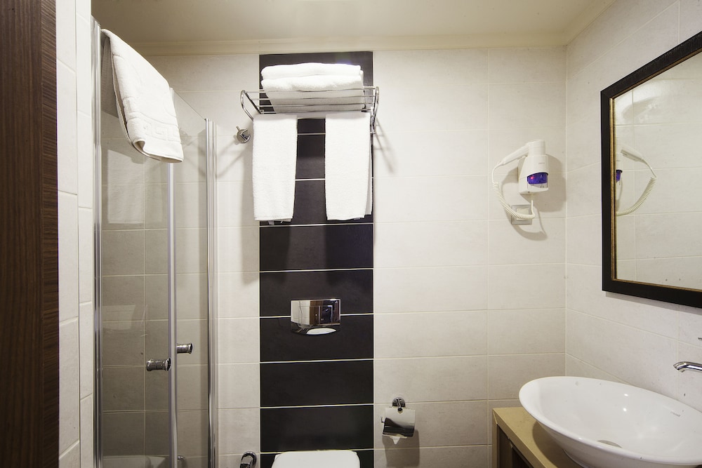 Delta Hotel Istanbul - Image 40