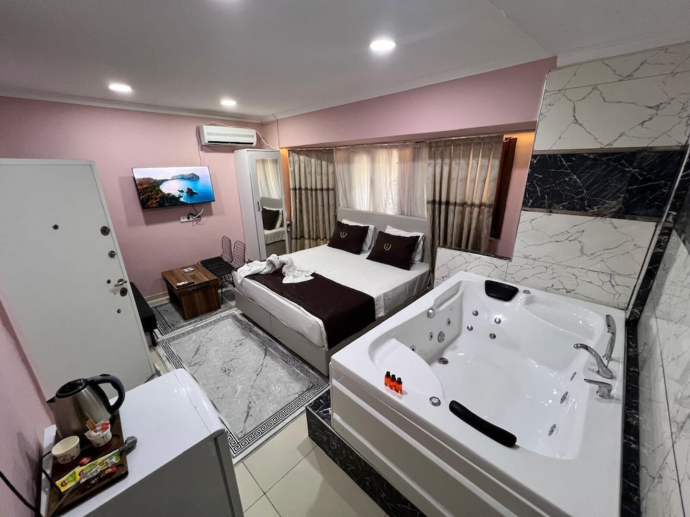 Istanbul Palace Otel - Image 19