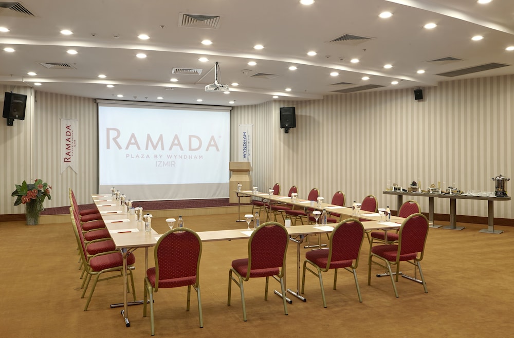Ramada Plaza by Wyndham İzmir - Image 27